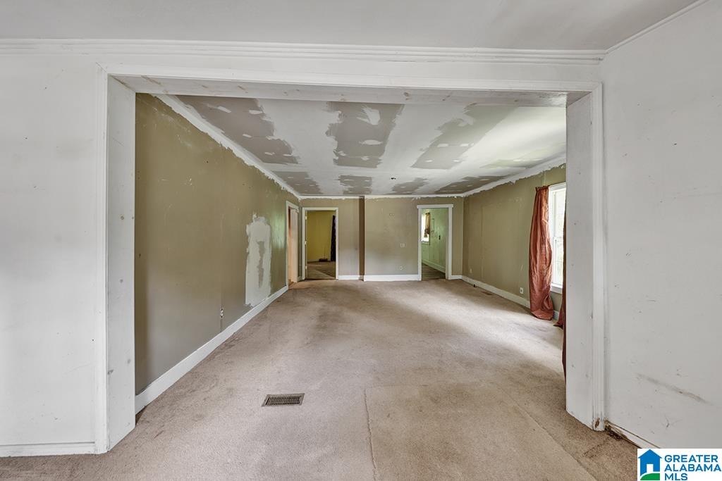 1611 Elizabeth Street Gadsden, AL 35903 - Photo 2 of 22
