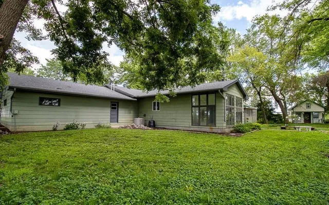 $1,500 | 11197 608th Avenue, Minnesota Lake, MN 56068