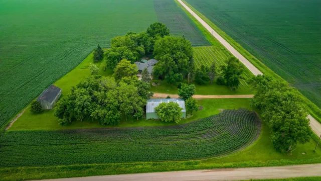 $1,500 | 11197 608th Avenue, Minnesota Lake, MN 56068