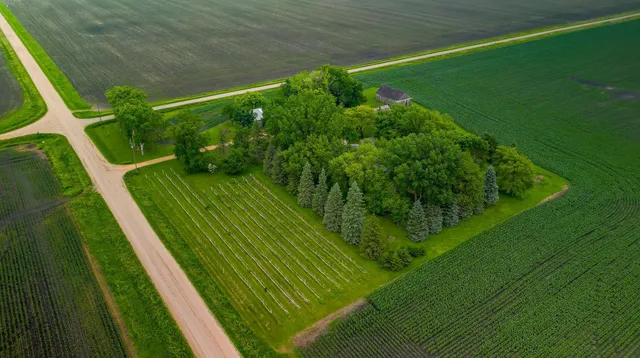 $1,500 | 11197 608th Avenue, Minnesota Lake, MN 56068