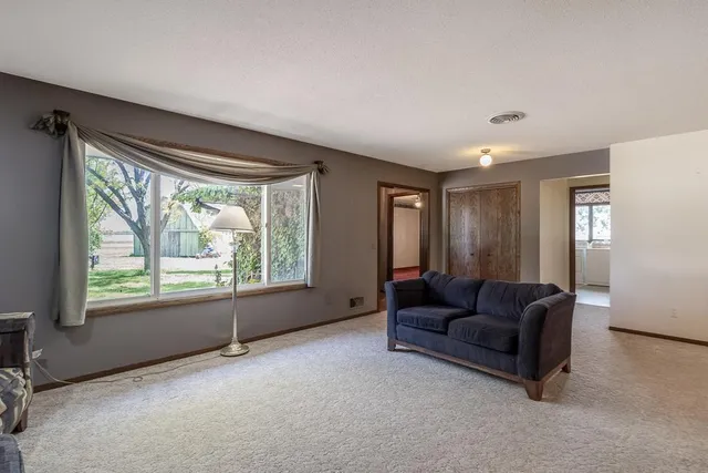 $1,500 | 11197 608th Avenue, Minnesota Lake, MN 56068