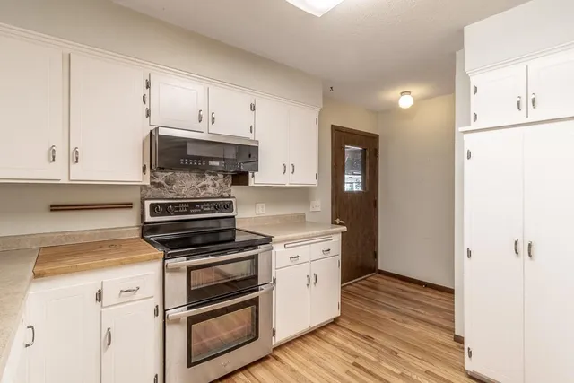 $1,500 | 11197 608th Avenue, Minnesota Lake, MN 56068