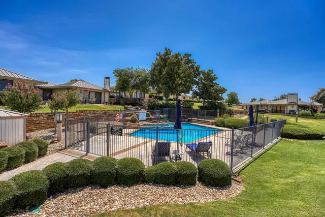 $2,150 | 1406 Broken Hills Drive, Unit 5, Horseshoe Bay, TX 78657