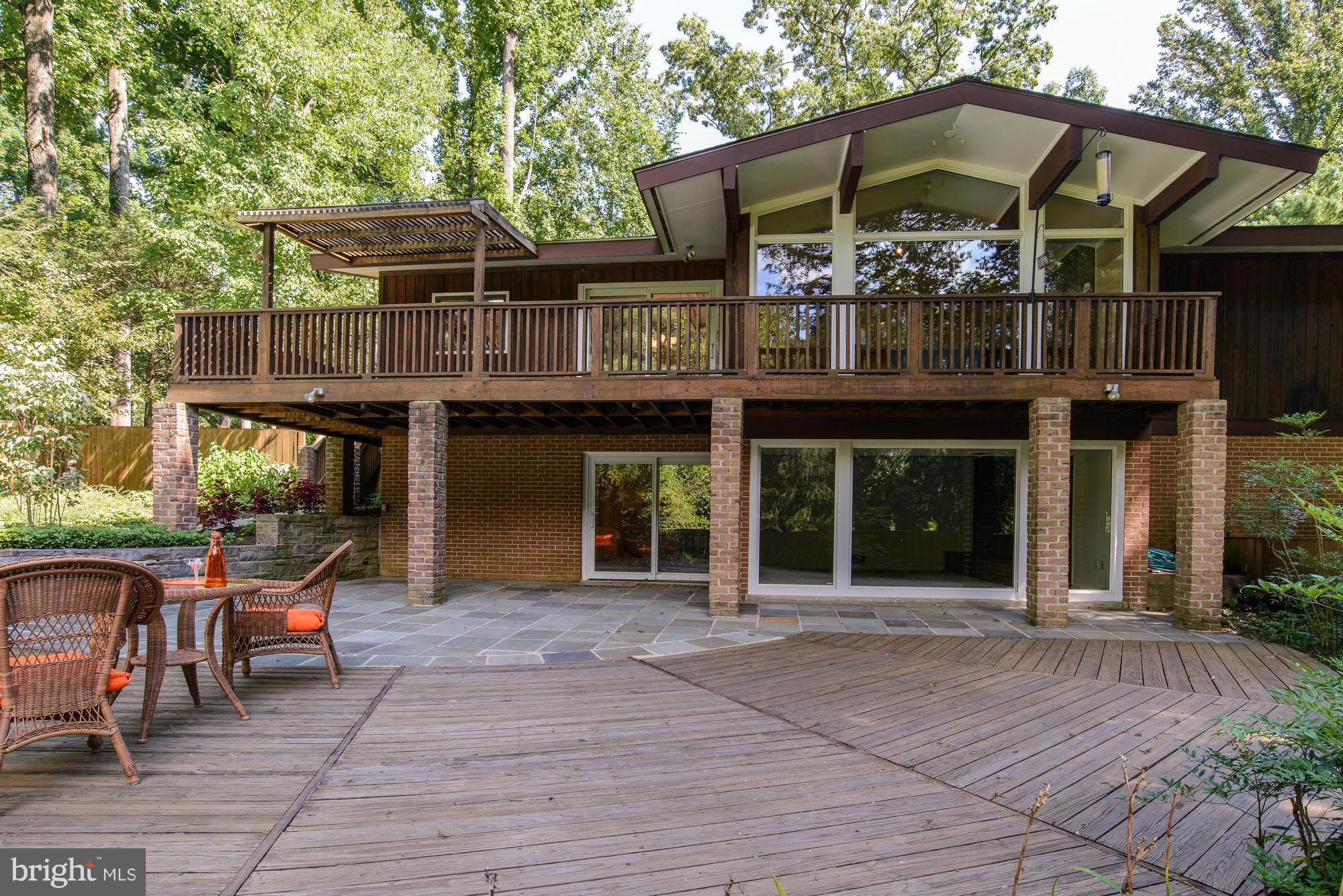 17922 Pond Road Ashton, MD 20861 - Photo 22 of 30 Exterior (Rear)
