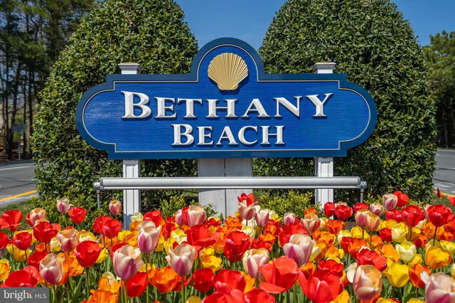 $964,000 | 332 Forsythia Court, Unit D, Bethany Beach, DE 19930