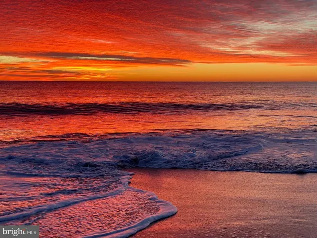 $964,000 | 332 Forsythia Court, Unit D, Bethany Beach, DE 19930