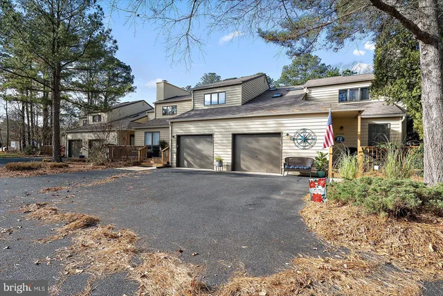 $964,000 | 332 Forsythia Court, Unit D, Bethany Beach, DE 19930