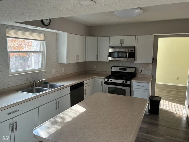 $2,500 | 7687 Madden Lane, Fishers, IN 46038