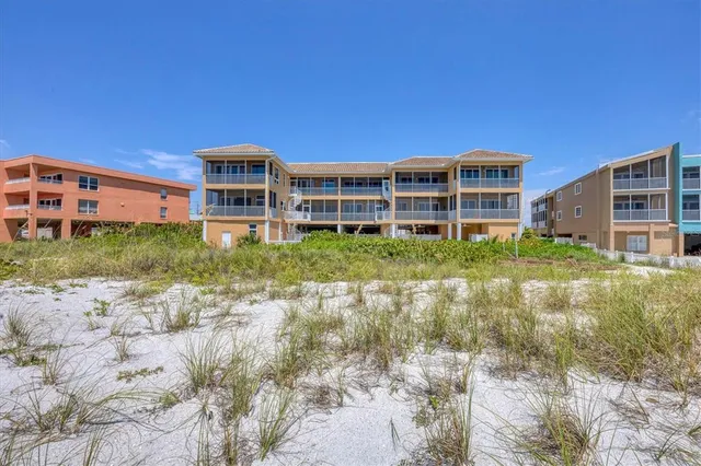 $1,699,995 | 1900 Gulf Drive North, Unit 4, Bradenton Beach, FL 34217
