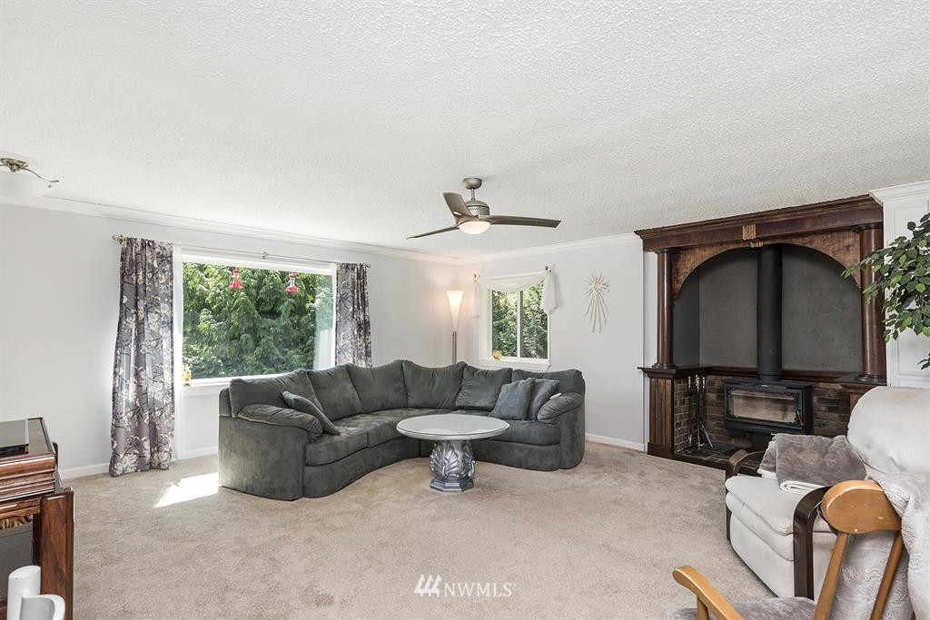 2238 Woods Road East Port Orchard, WA 98366 - Photo 3 of 25 Gallery Image 3