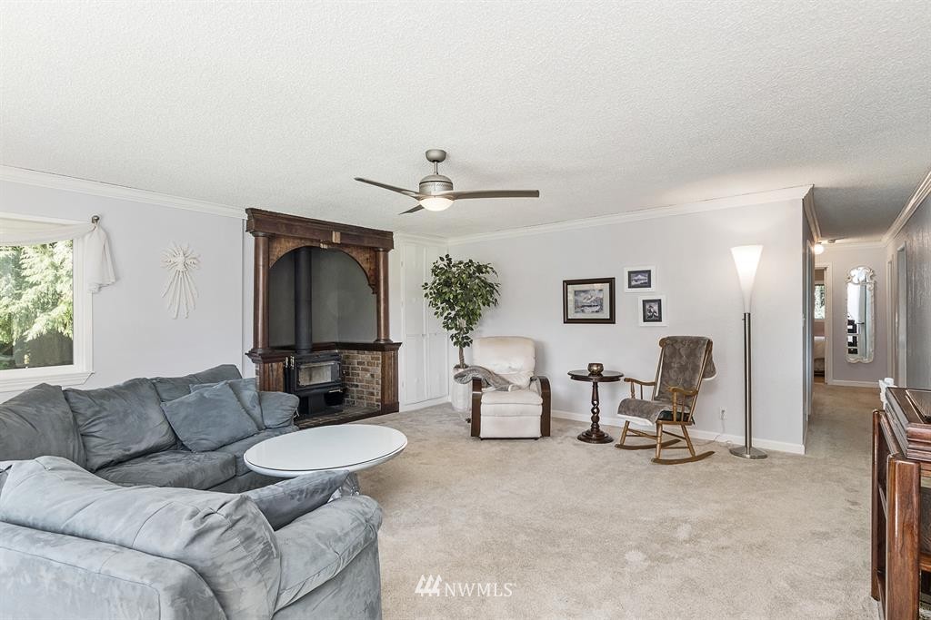2238 Woods Road East Port Orchard, WA 98366 - Photo 4 of 25 Gallery Image 4