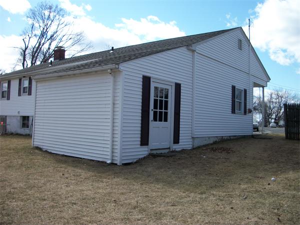 30 Hartford Road Worcester, MA 01606 - Photo 3 of 22 Gallery Image 3