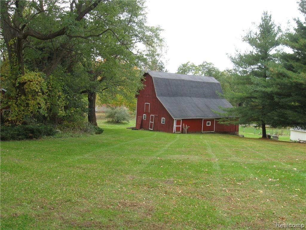 11177 Foley Road Fenton, MI 48430 - Photo 12 of 26 IMG_5300.JPG