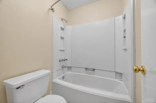 $185,000 | 2299 Scenic Highway, Unit R10, Pensacola, FL 32503