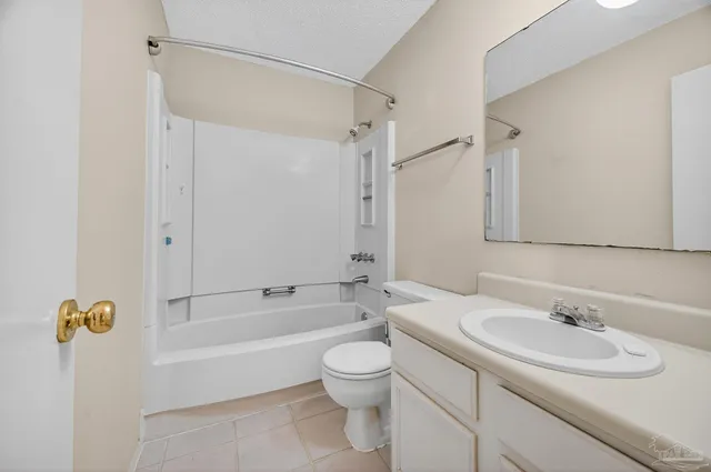 $185,000 | 2299 Scenic Highway, Unit R10, Pensacola, FL 32503