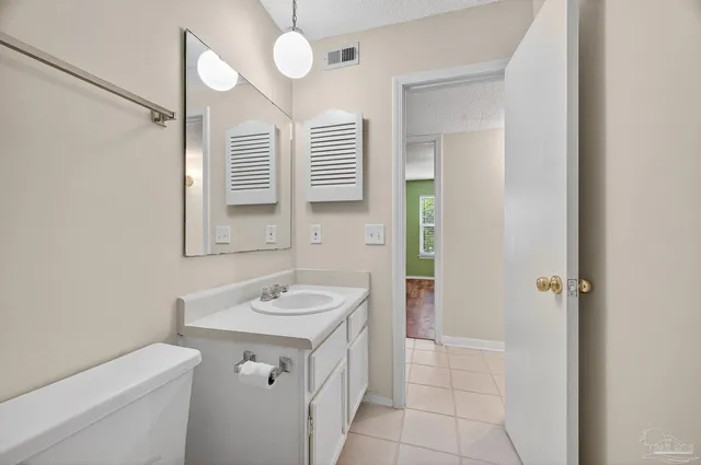 $185,000 | 2299 Scenic Highway, Unit R10, Pensacola, FL 32503