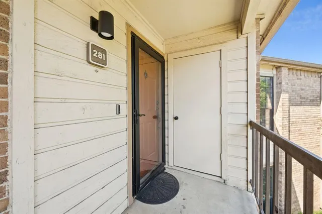 a view of walk in closet