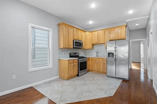 $2,700 | 35 Lexington Avenue, Unit 2, Jersey City, NJ 07304