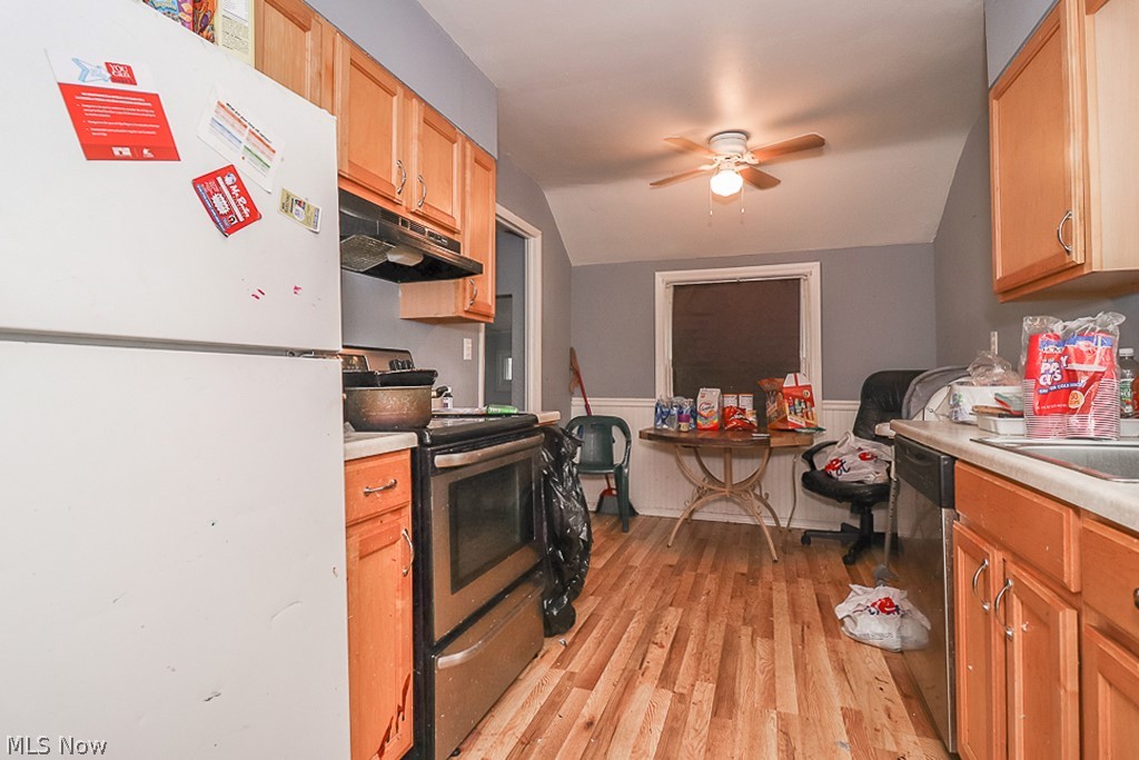 4326 Redding Road Cleveland, OH 44109 - Photo 11 of 33