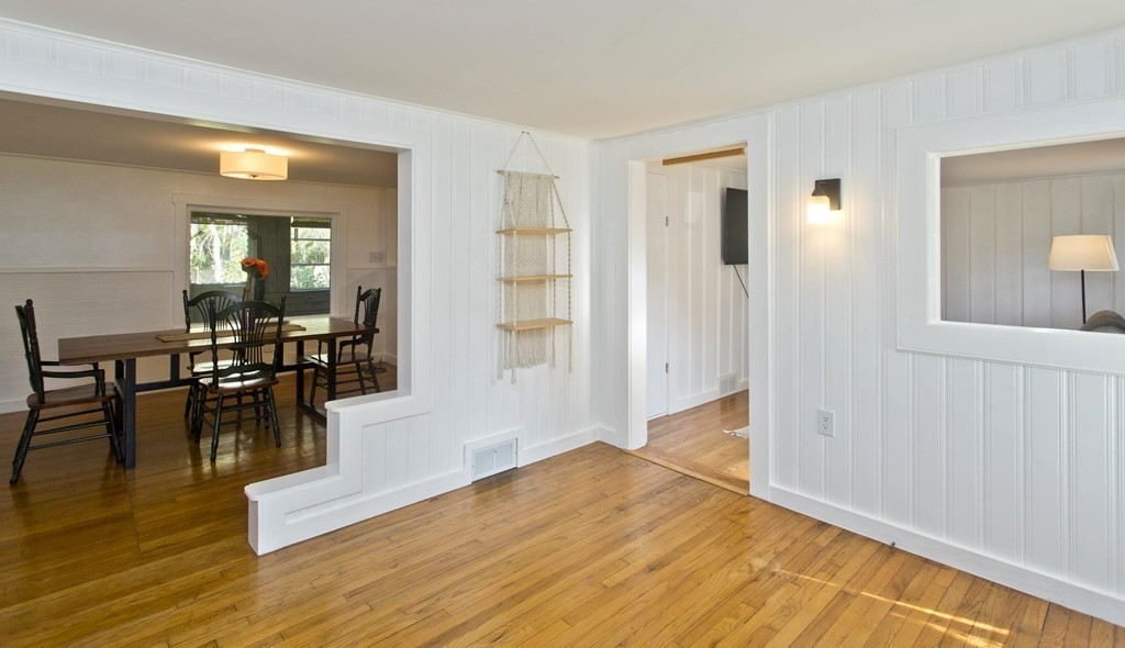 520 Dutchess Street Springfield, MA 01129 - Photo 15 of 31 a view of a living room