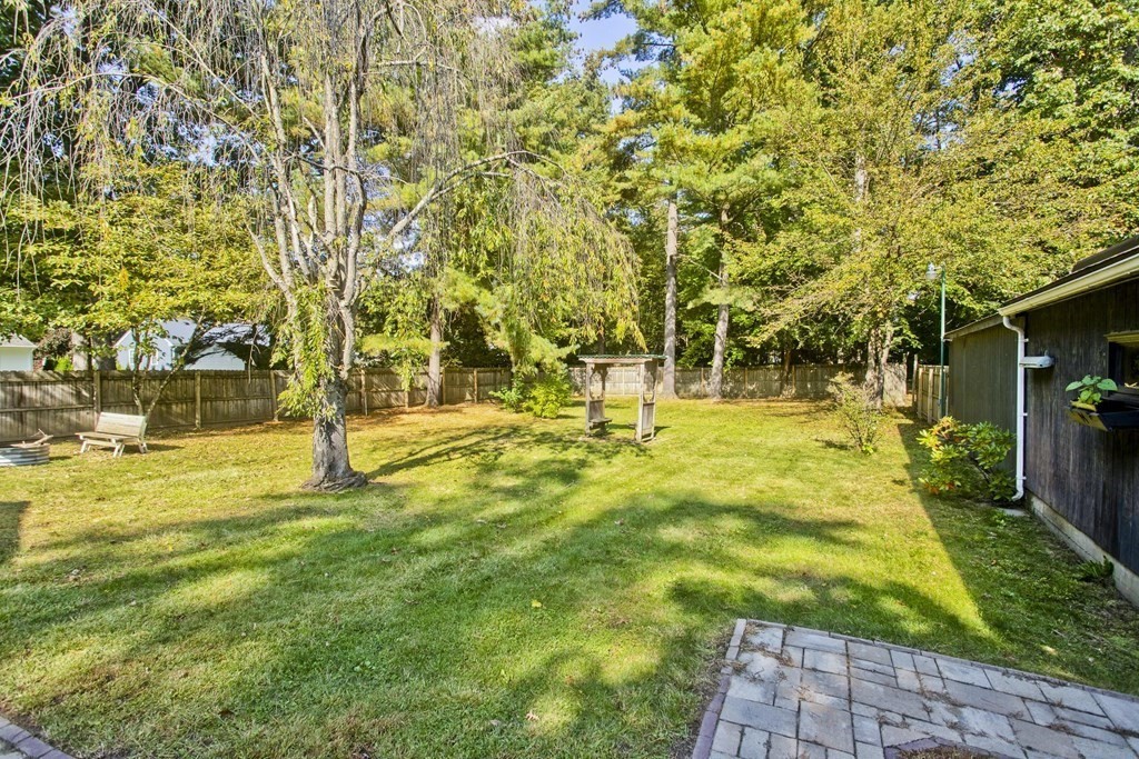 520 Dutchess Street Springfield, MA 01129 - Photo 27 of 31 a swimming pool with trees in the background