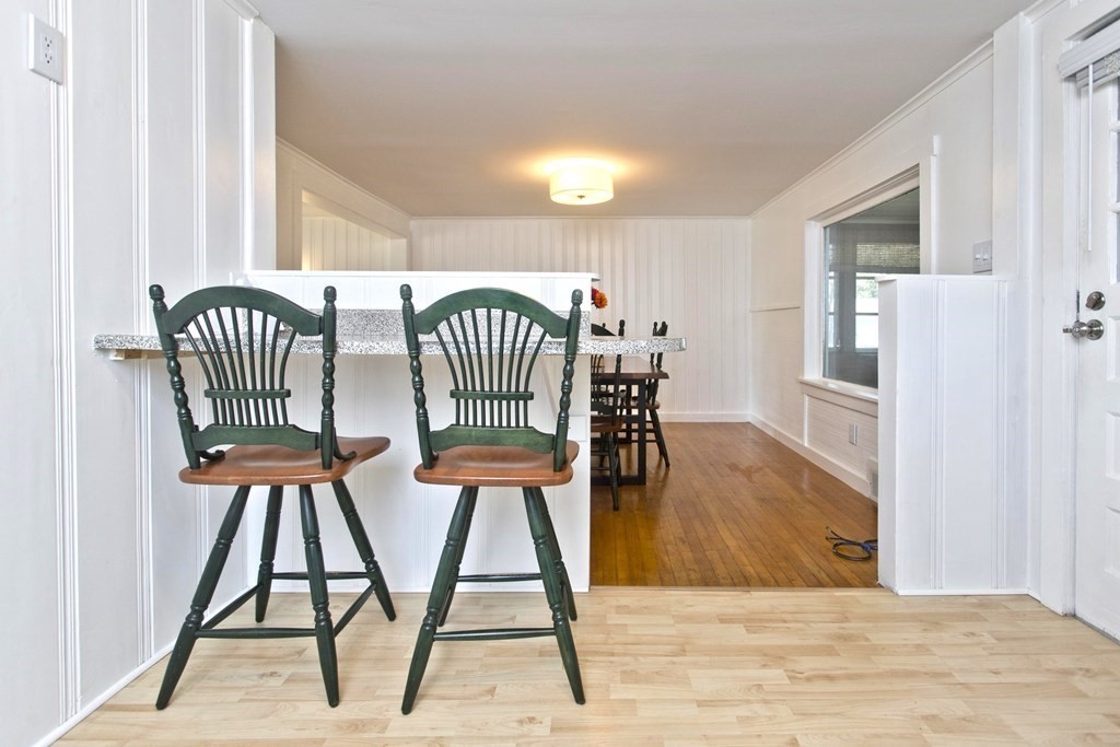 520 Dutchess Street Springfield, MA 01129 - Photo 8 of 31 a view of a hallway with chairs