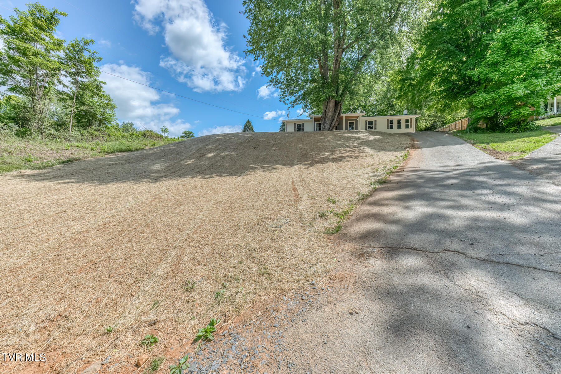 545 J A Hodge Road Piney Flats, TN 37686 - Photo 40 of 43 545 J A Hodge Rd-41