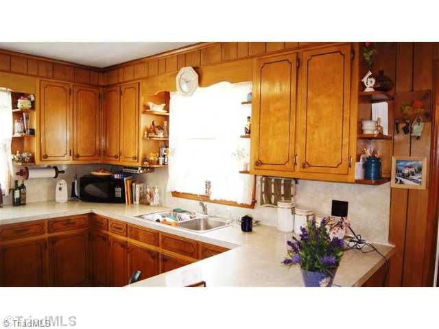 874 Anglin Mill Road Stoneville, NC 27048 - Photo 4 of 16 Kitchen.