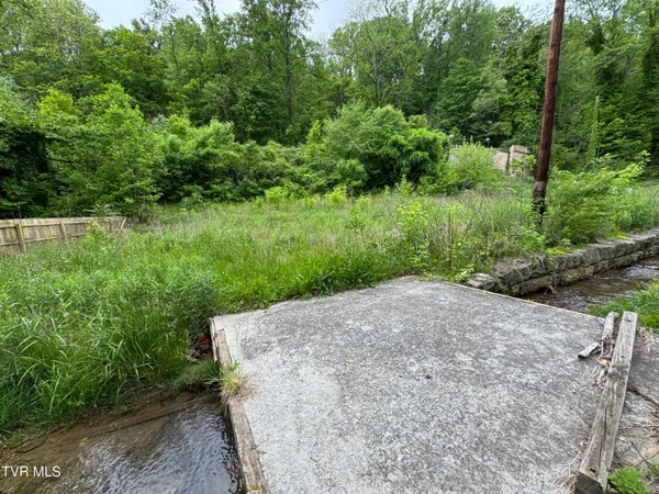 $8,500 | 603 Town Branch Road, Jonesville, VA 24263