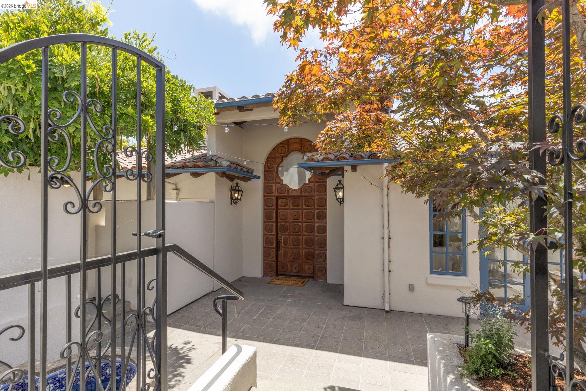 6181 Contra Costa Road Oakland, CA 94618 - Photo 4 of 91