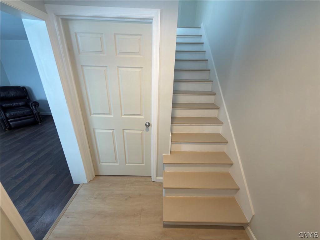 9 West 9th Street Oswego, NY 13126 - Photo 4 of 30 Front Entryway