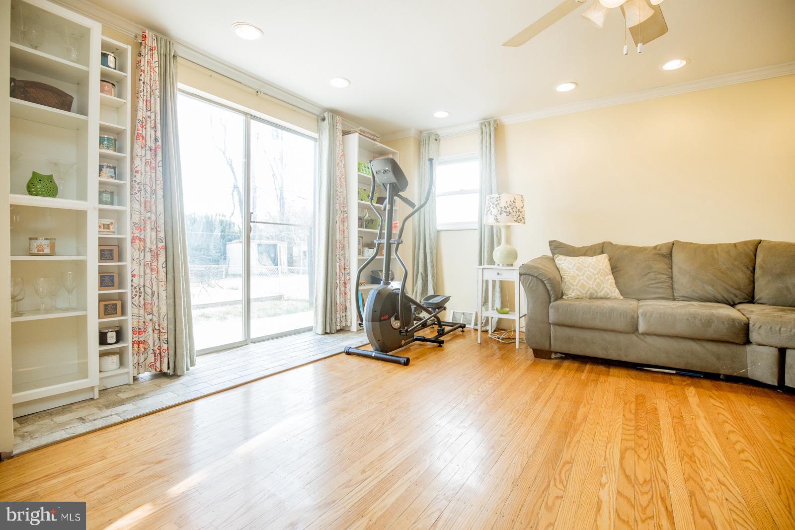 2811 Chase Road Philadelphia, PA 19152 - Photo 5 of 27 Gallery Image 5