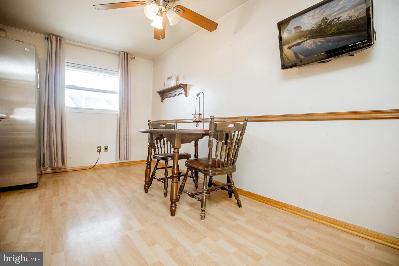 2811 Chase Road Philadelphia, PA 19152 - Photo 9 of 27 Gallery Image 9