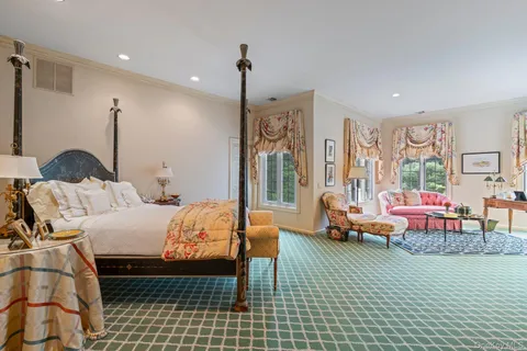 $3,950,000 | 8 High Meadow Court, Glen Head, NY 11545