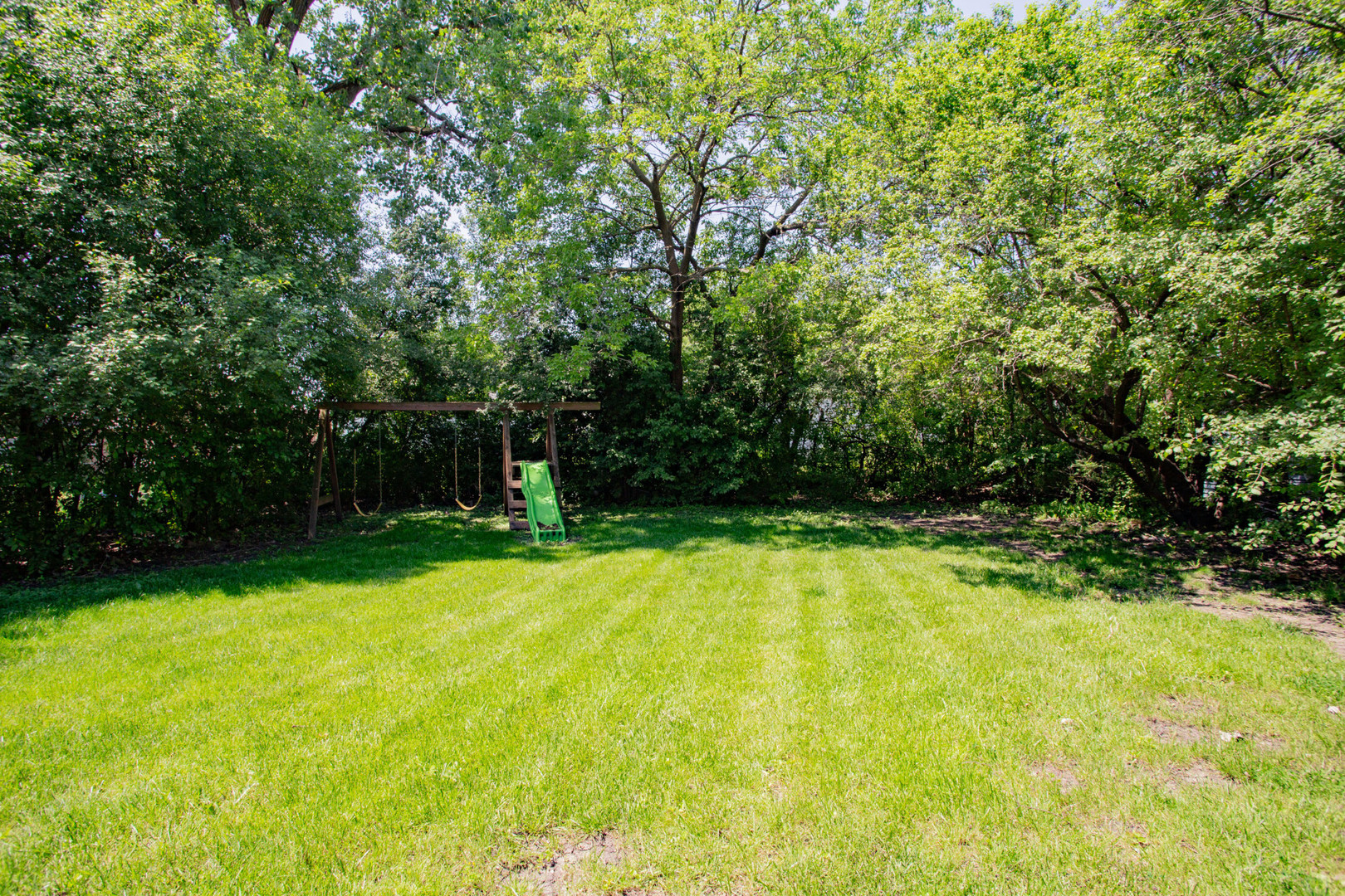 722 North Mavis Lane Addison, IL 60101 - Photo 3 of 26