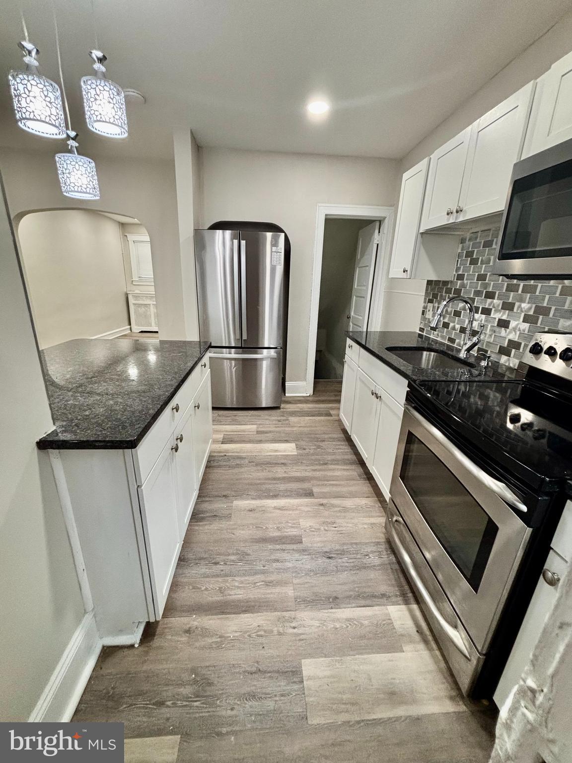 441 West Raymond Street Philadelphia, PA 19140 - Photo 10 of 29 kitchen