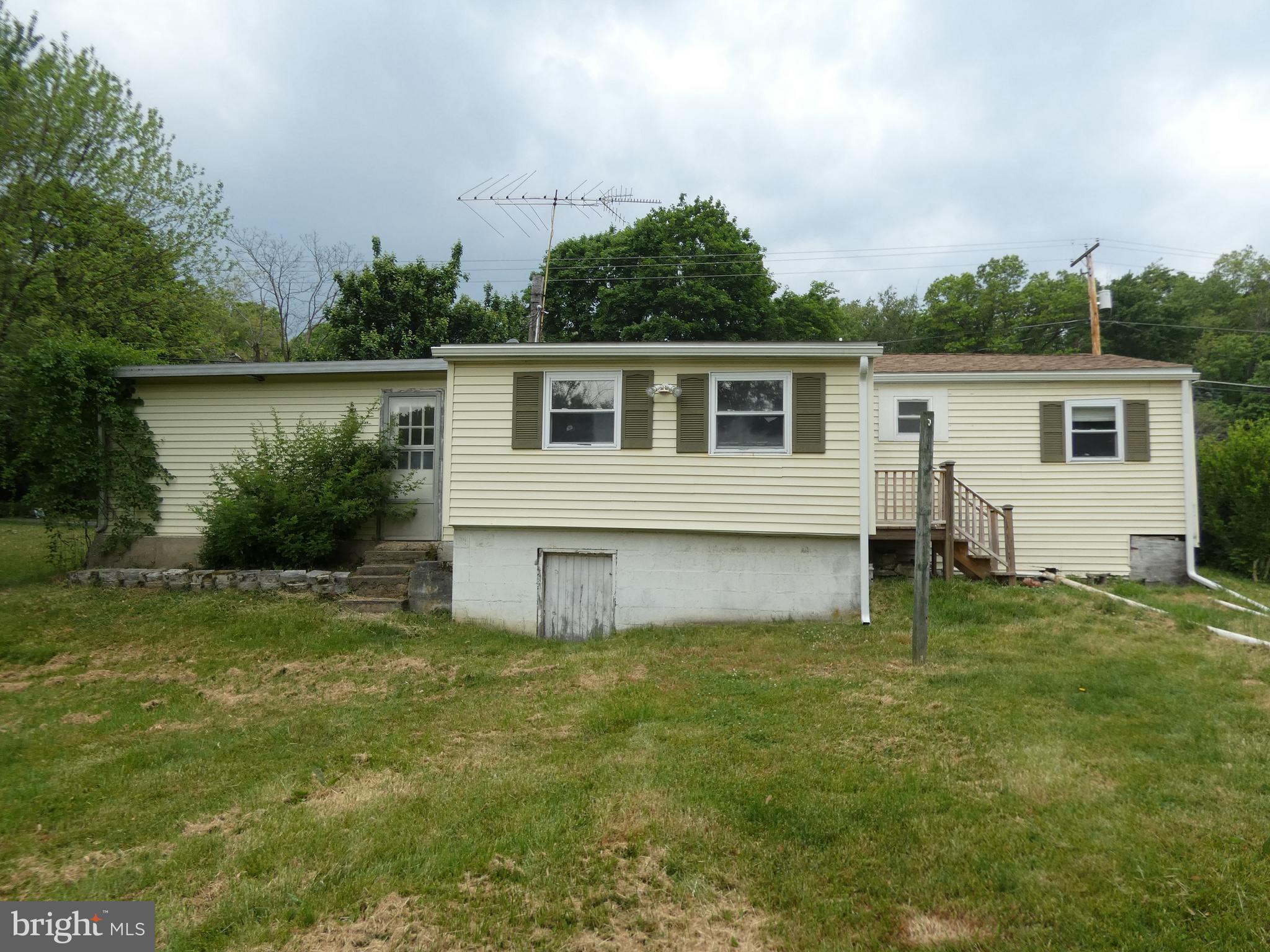 880 Huffs Church Road Alburtis, PA 18011 - Photo 3 of 19 Rear