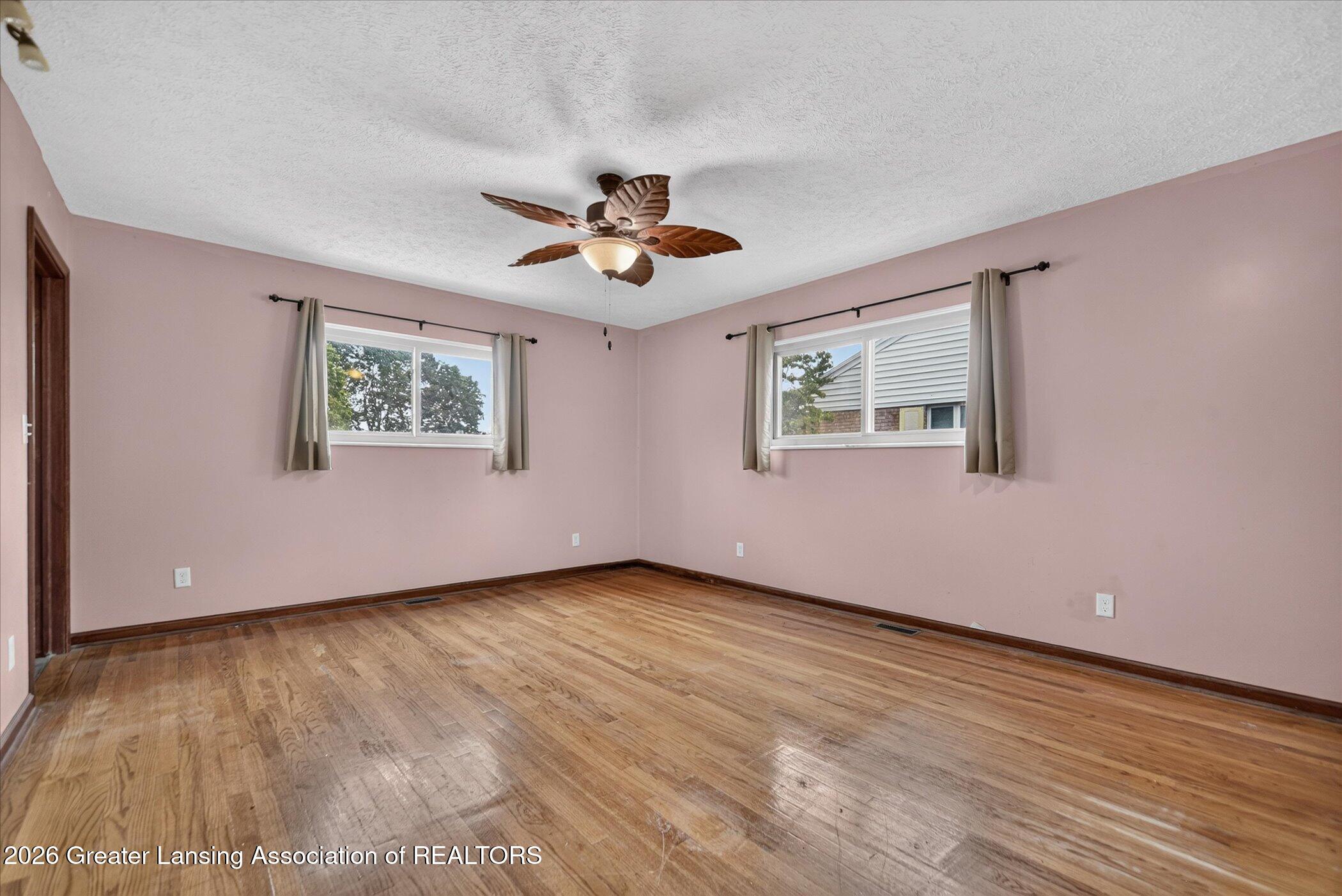 2915 North Cambridge Road Lansing, MI 48911 - Photo 23 of 36 20
