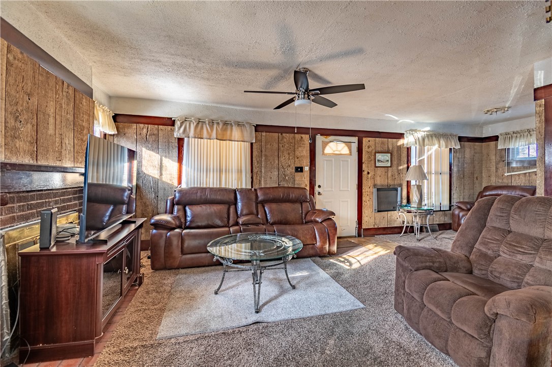 396 South Mc Clellan Avenue Decatur, IL 62522 - Photo 5 of 21