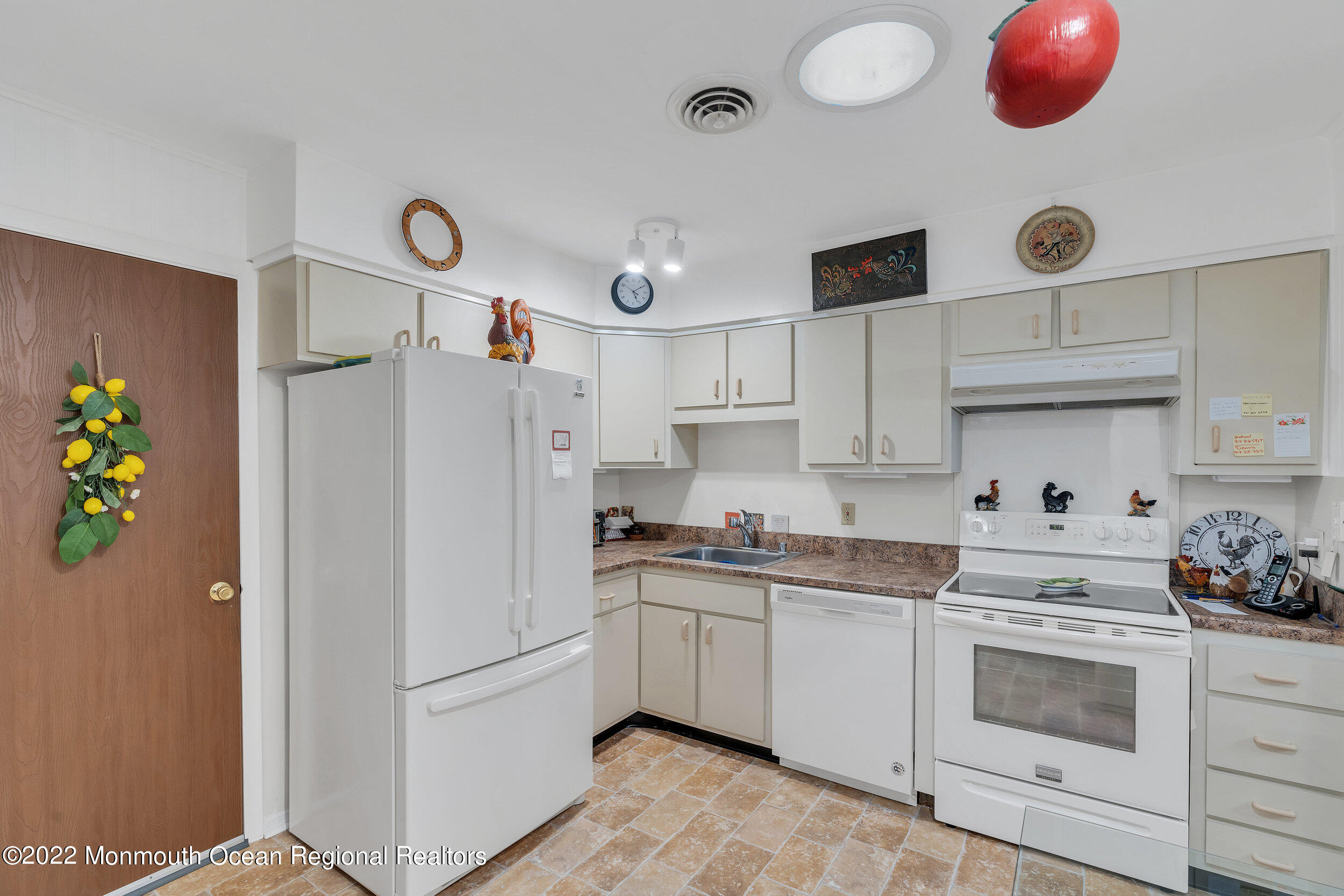 52 Birchwood Drive, Unit 50 Whiting, NJ 08759 - Photo 20 of 40 020_2_13