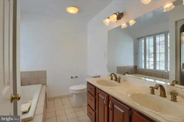 $479,900 | 112 Graystone Drive, Hummelstown, PA 17036