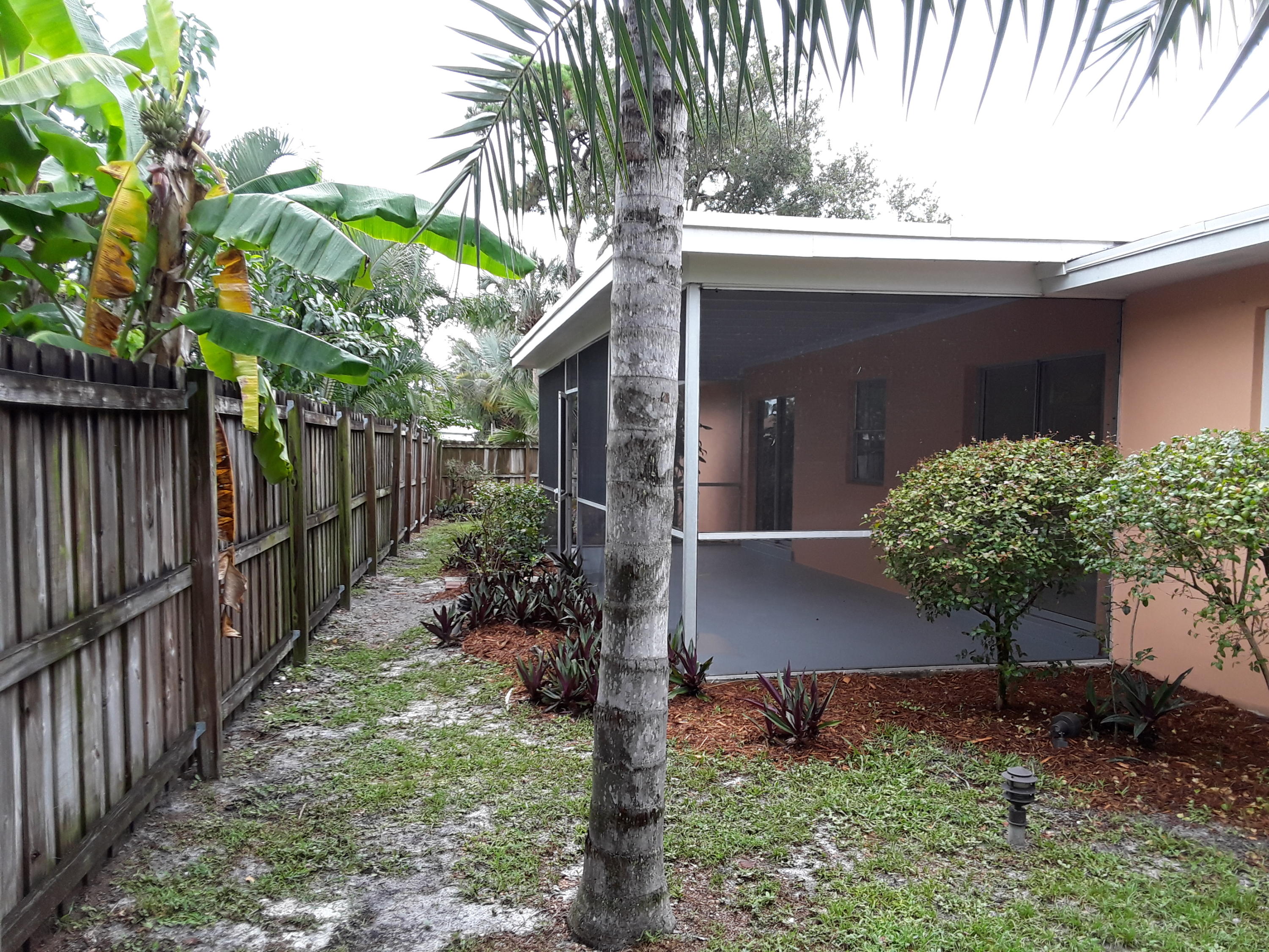 1424 Seabrook Road Jupiter, FL 33469 - Photo 6 of 20 20190629_100902