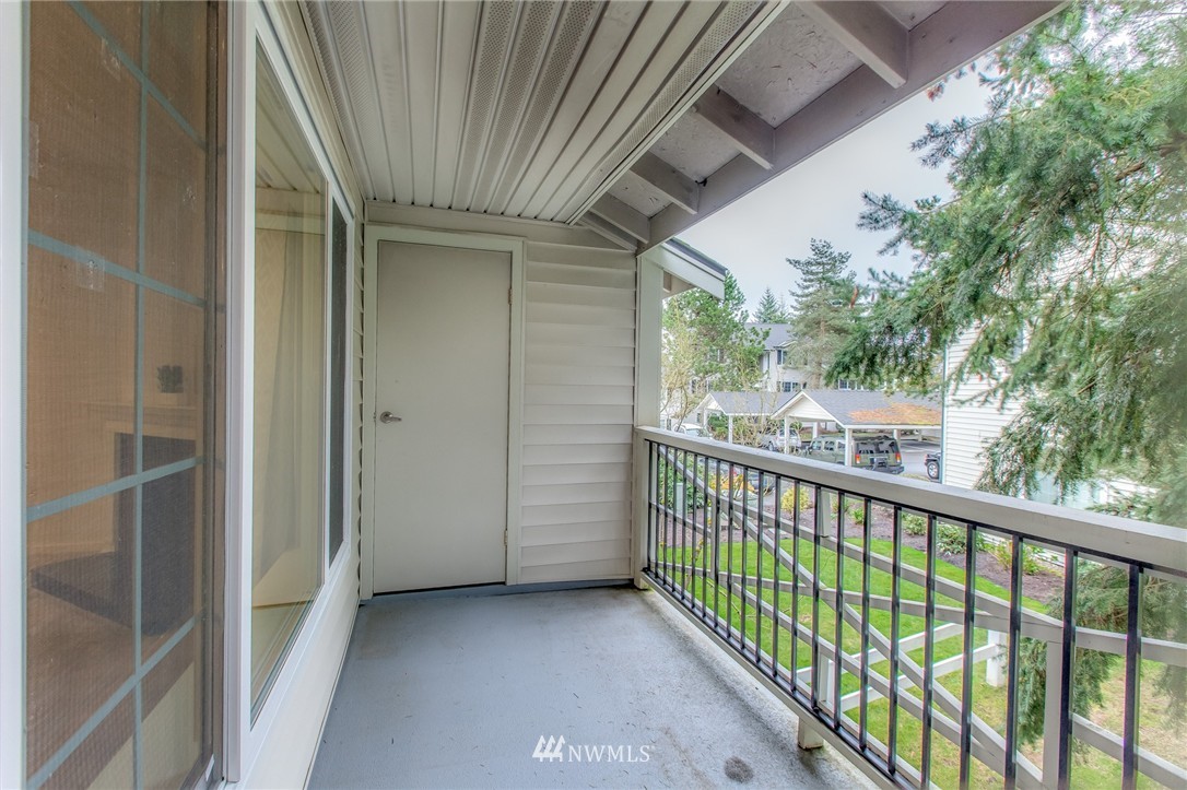 12404 East Gibson Road, Unit E202 Everett, WA 98204 - Photo 14 of 23