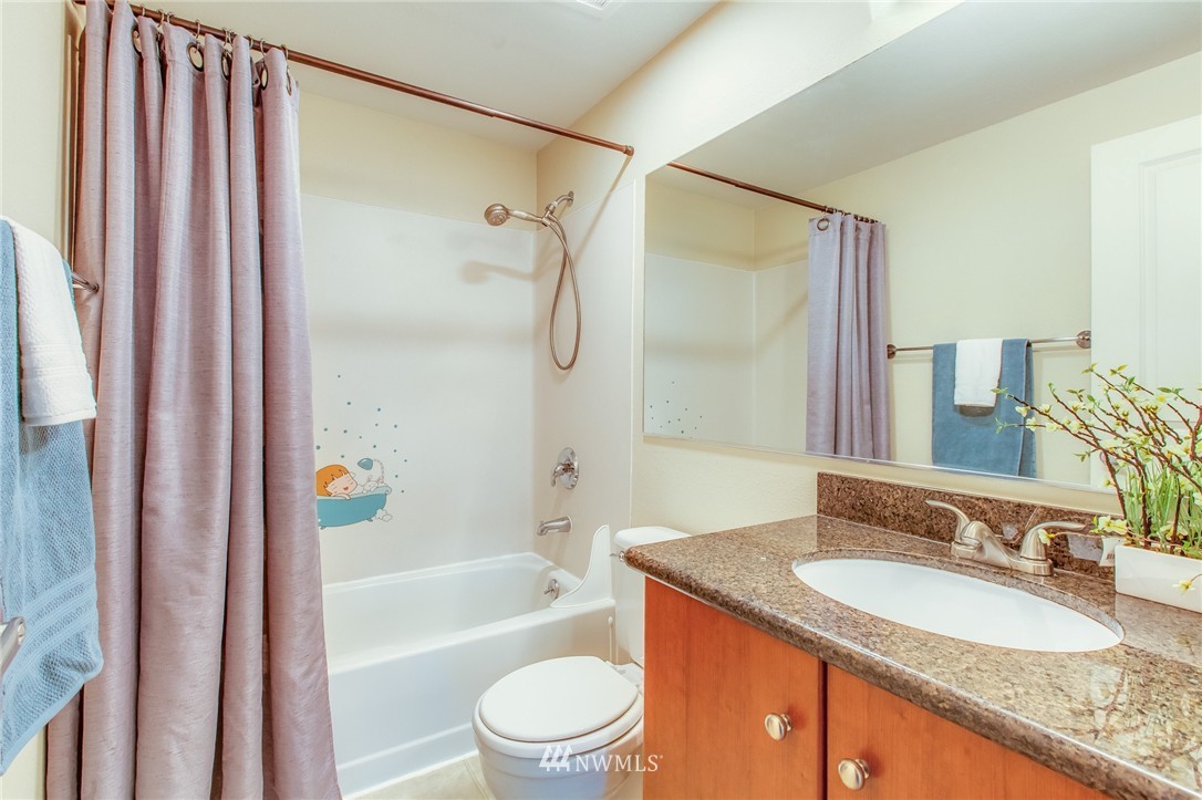 12404 East Gibson Road, Unit E202 Everett, WA 98204 - Photo 8 of 23