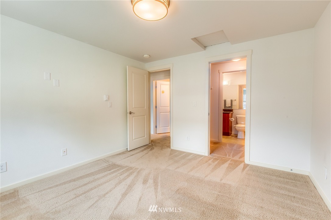 12404 East Gibson Road, Unit E202 Everett, WA 98204 - Photo 10 of 23