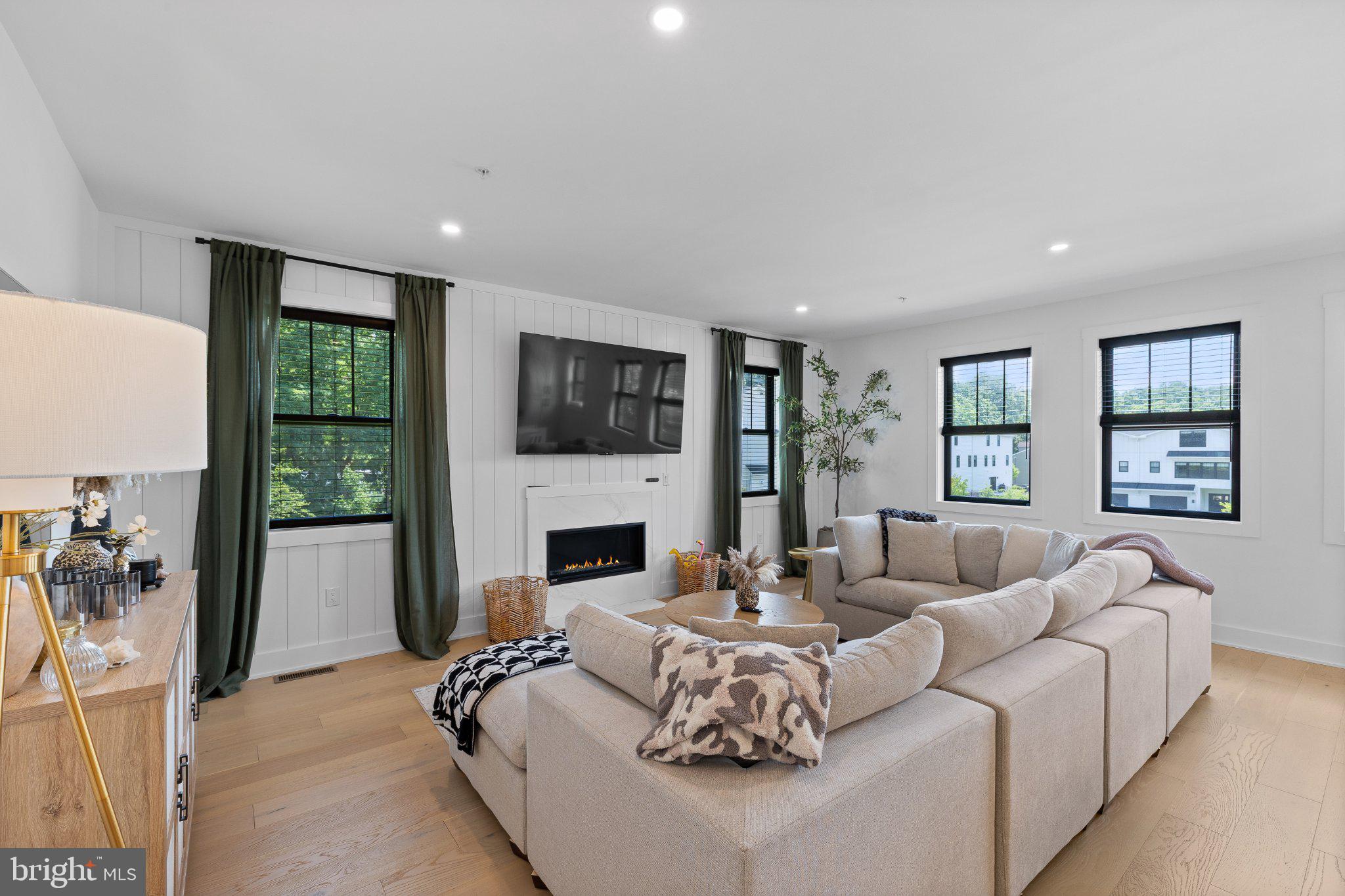 985 Henry Avenue Wayne, PA 19087 - Photo 11 of 28 Bright and airy modern living space.