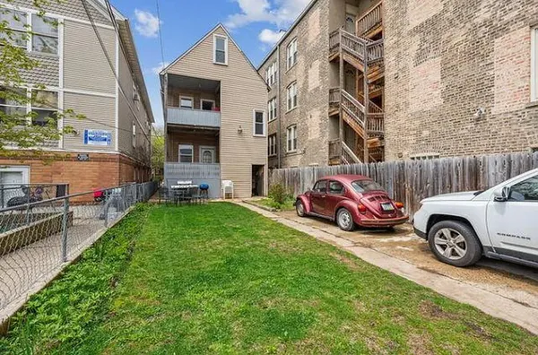 $2,400 | 4833 North Ashland Avenue, Unit 2, Chicago, IL 60640