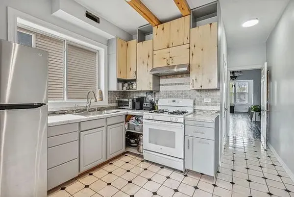 $2,400 | 4833 North Ashland Avenue, Unit 2, Chicago, IL 60640