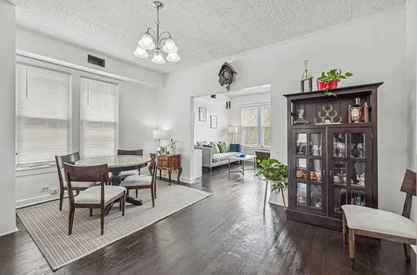 $2,400 | 4833 North Ashland Avenue, Unit 2, Chicago, IL 60640