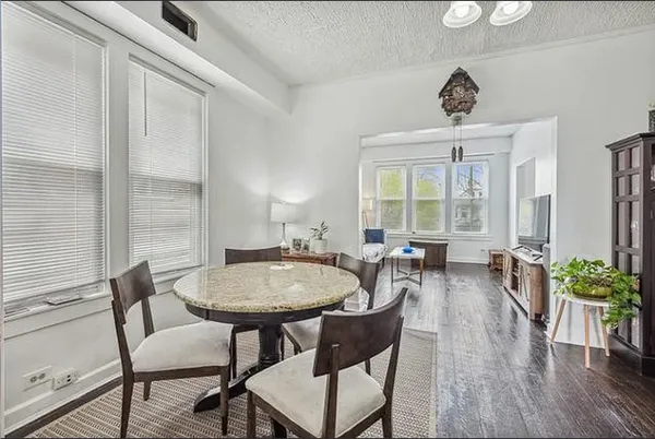 $2,400 | 4833 North Ashland Avenue, Unit 2, Chicago, IL 60640